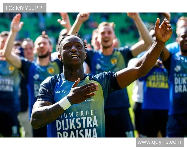 足球卡隆的传奇之路：从草根到巅峰的奋斗与荣耀