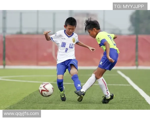 龙晋足球:激情与梦想交织的绿茵场上演绎青春的无限可能与荣耀 龙晋足球:激情与梦想交织的绿茵场上演绎青春的无限可能与荣耀